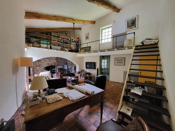 Splendide et spacieuse propriété avec dependances et piscine