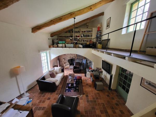 Splendide et spacieuse propriété avec dependances et piscine