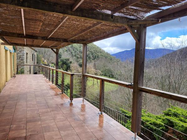 Splendide et spacieuse propriété avec dependances et piscine