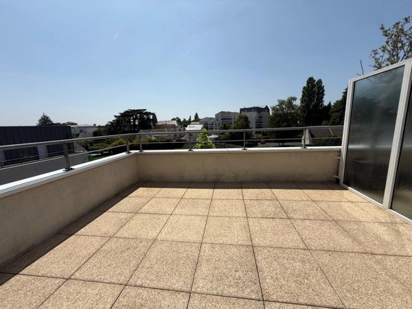 Tours 37100 Appartement d’exception à Sainte‑Radegonde.