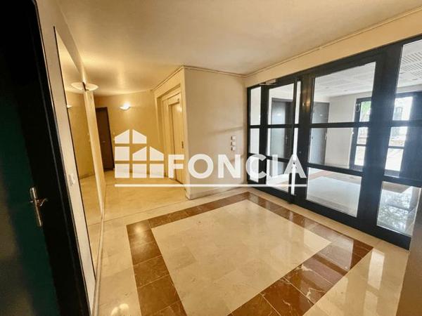 Location Studio 26.26 m² - 8 RUE DE LA BERGERIE Voisins Le Bretonneux 78960