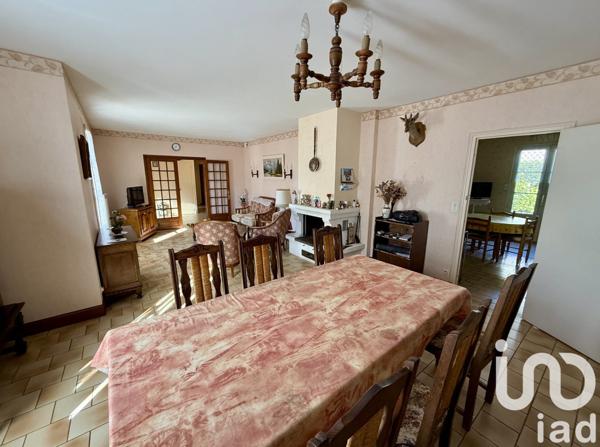 Maison traditionnelle 4 pièces de 129 m² à Château-Gontier (53200)