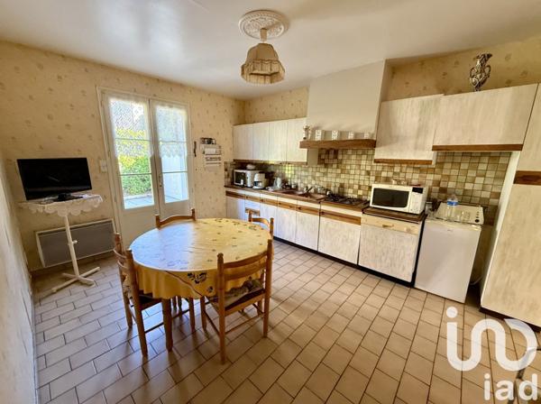 Maison traditionnelle 4 pièces de 129 m² à Château-Gontier (53200)