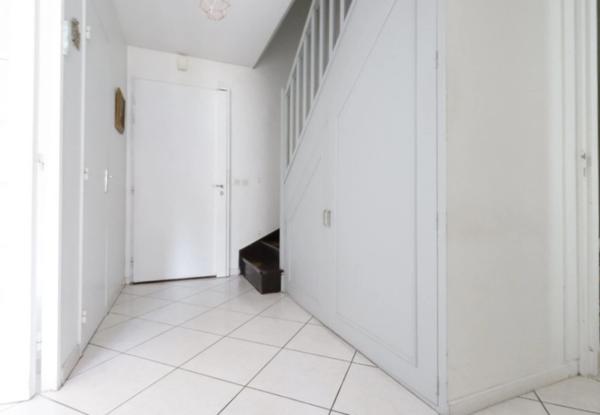 Dpt Bouches du Rhône (13), à vendre maison P6 environ 90 m² avec jardin