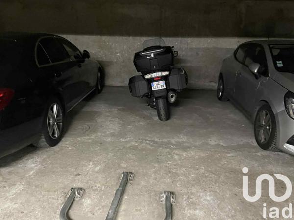 Parking for sale 11 m² Courbevoie