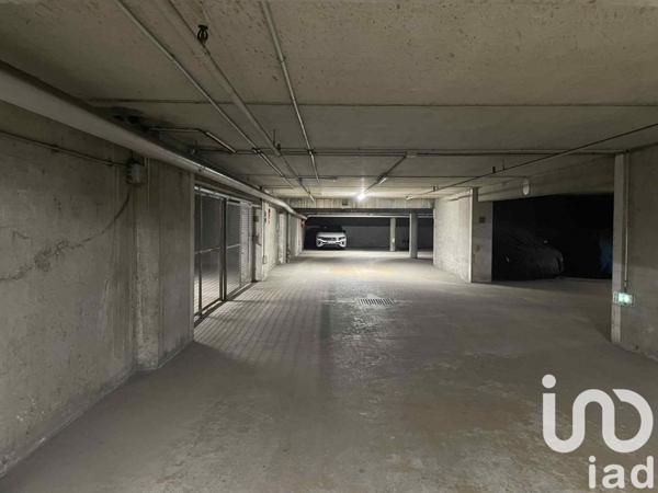 Parking for sale 11 m² Courbevoie