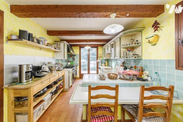 Propriété avec piscine et terrasses sur terrain plat au cœur du quartier Saint-Michel