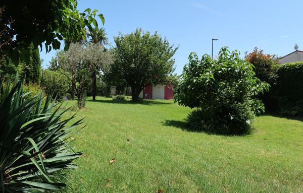 Terrain à Batir de 677 m²