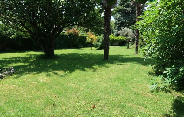 Terrain à Batir de 677 m²