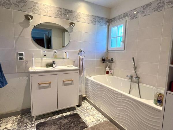 LONGERE RENOVEE  150M2  PAS DE TRAVAUX