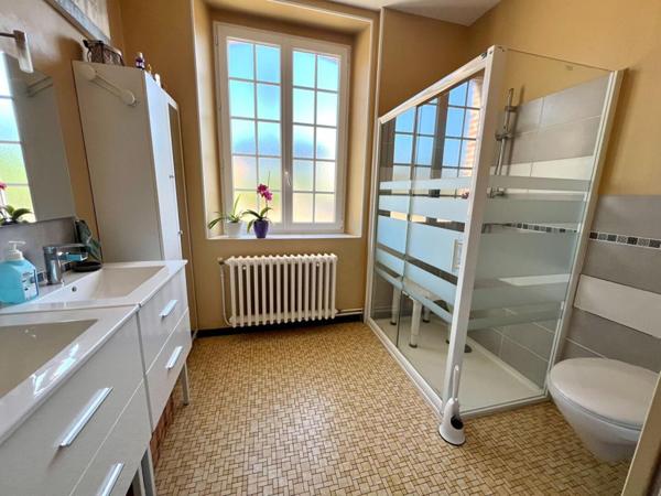 LONGERE RENOVEE  150M2  PAS DE TRAVAUX