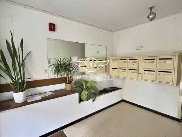 Appartement T3 avec terrasse, cave et place de parking