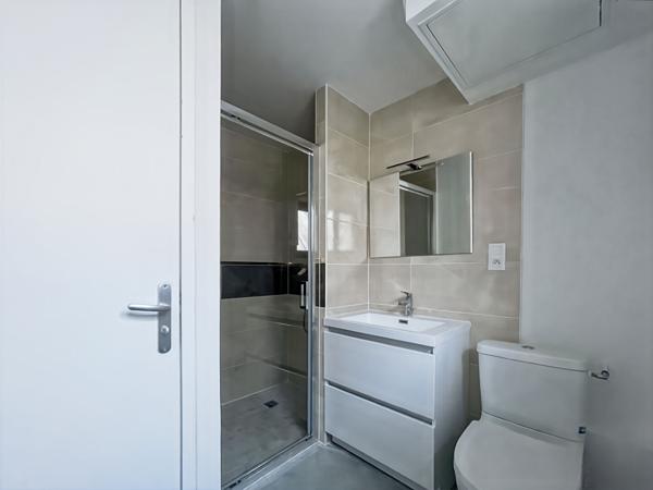 APPARTEMENT AVEC TERRASSE DE 45M², 2 CHAMBRES, CENTRE-VILLE HISTORIQUE