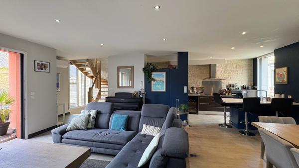Maison
                                                                                                                                                                                                                                                                                                                        5 pièce(s)                                                                                                                                                                                                          4 chambre(s)                                                                                                                                                                                                          162  m²