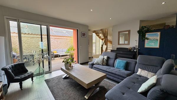 Maison
                                                                                                                                                                                                                                                                                                                        5 pièce(s)                                                                                                                                                                                                          4 chambre(s)                                                                                                                                                                                                          162  m²