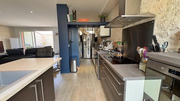 Maison
                                                                                                                                                                                                                                                                                                                        5 pièce(s)                                                                                                                                                                                                          4 chambre(s)                                                                                                                                                                                                          162  m²