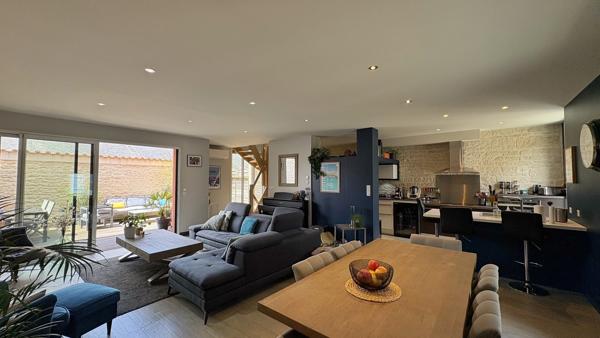Maison
                                                                                                                                                                                                                                                                                                                        5 pièce(s)                                                                                                                                                                                                          4 chambre(s)                                                                                                                                                                                                          162  m²