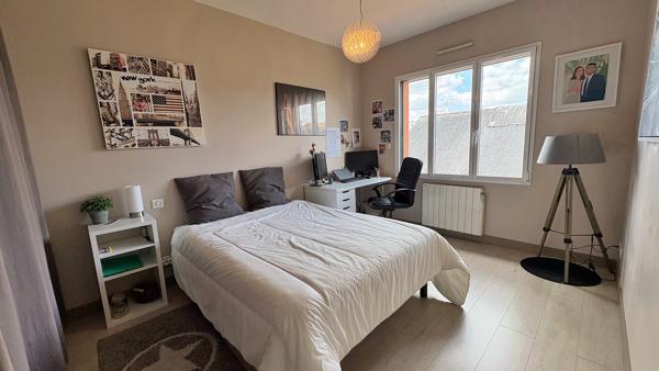Maison
                                                                                                                                                                                                                                                                                                                        5 pièce(s)                                                                                                                                                                                                          4 chambre(s)                                                                                                                                                                                                          162  m²
