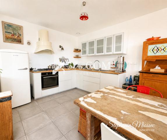 Maison
                                                                                                                                                                                                                                                                                                                        4 pièce(s)                                                                                                                                                                                                          3 chambre(s)                                                                                                                                                                                                          108  m²