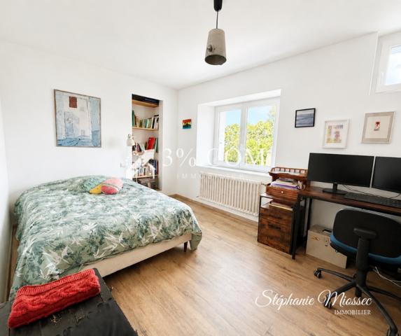 Maison
                                                                                                                                                                                                                                                                                                                        4 pièce(s)                                                                                                                                                                                                          3 chambre(s)                                                                                                                                                                                                          108  m²