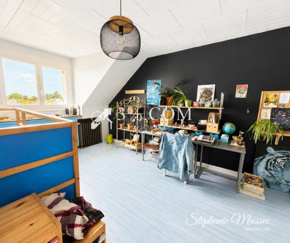 Maison
                                                                                                                                                                                                                                                                                                                        4 pièce(s)                                                                                                                                                                                                          3 chambre(s)                                                                                                                                                                                                          108  m²