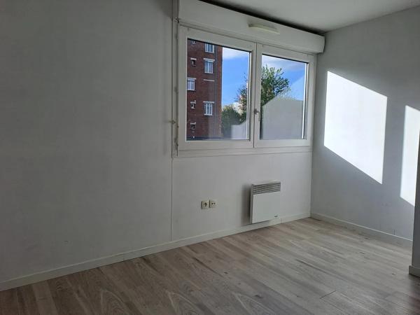 Rue Robert Schuman à Marcq-en-Barœul, à proximité de la station de tramway le Buisson, je suis un appartement T3 de 6…