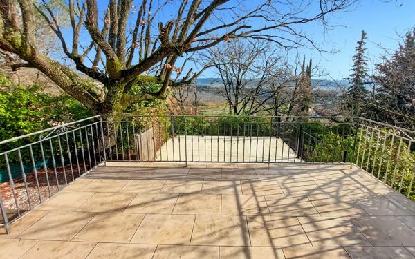 Maison à vendre    3 pièces • 62 m2 Villeneuve