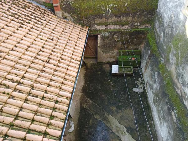 "Demeure de caractère en plein centre-ville : un potentiel exceptionnel à révéler."