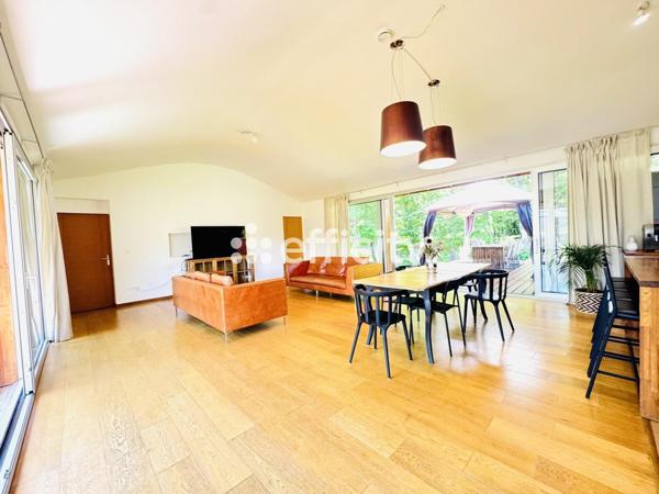 Maison 10 pièces - 240 m²