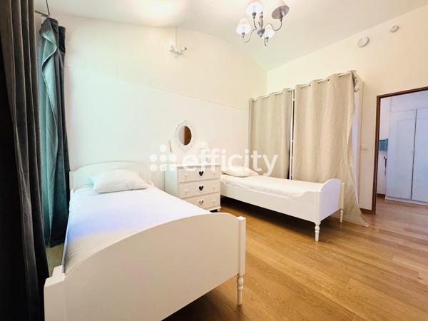 Maison 10 pièces - 240 m²