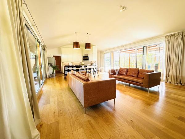 Maison 10 pièces - 240 m²