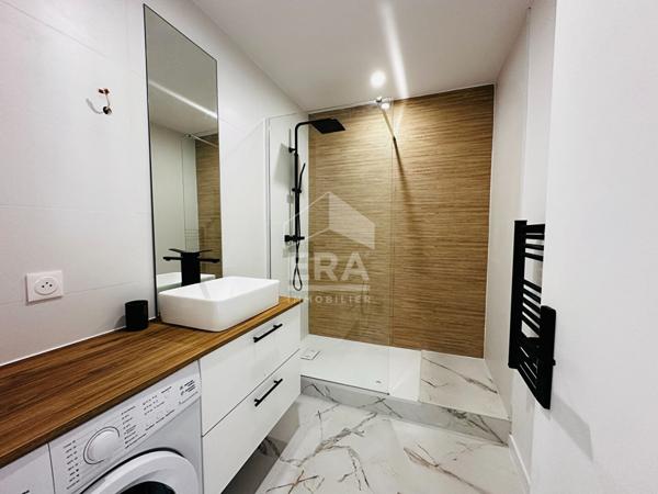 BEL APPARTEMENT T2 - PROCHE MARCHÉ - ASCENSEUR - Appartement refait à neuf