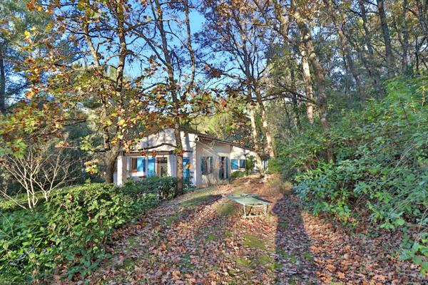 Maison de campagne plain pied 3 chambres Piscine sur 5000m2 de terrain