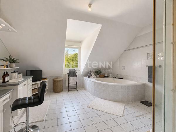 Maison Lamorlaye 8 pièce(s) 297 m² habitables, terrain 3386 m²