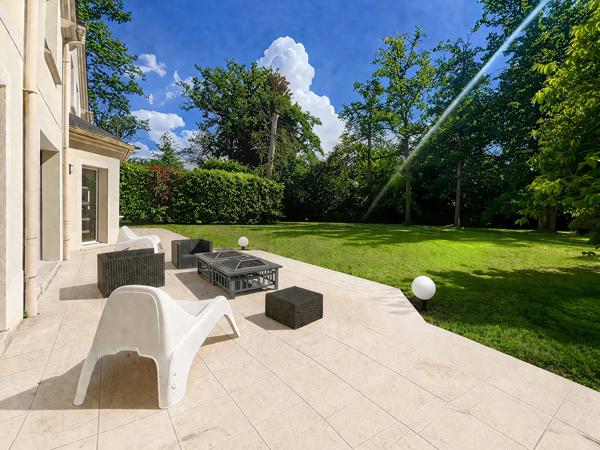 Maison Lamorlaye 8 pièce(s) 297 m² habitables, terrain 3386 m²