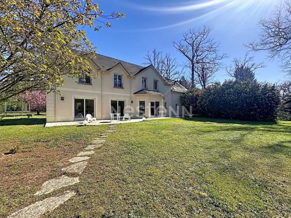 Maison Lamorlaye 8 pièce(s) 297 m² habitables, terrain 3386 m²