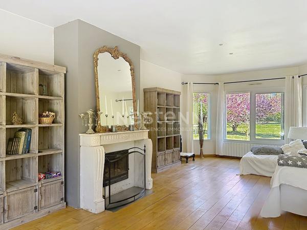 Maison Lamorlaye 8 pièce(s) 297 m² habitables, terrain 3386 m²