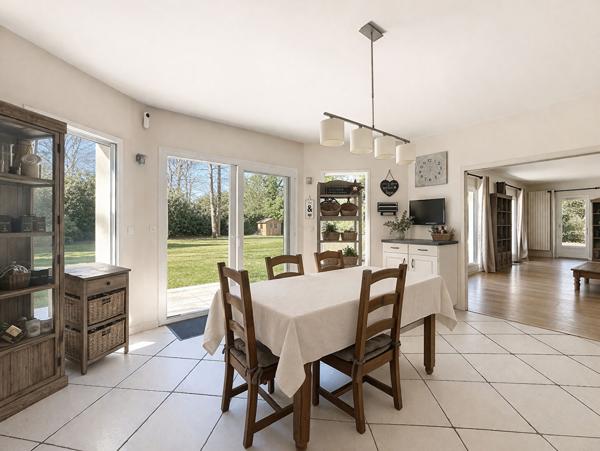 Maison Lamorlaye 8 pièce(s) 297 m² habitables, terrain 3386 m²