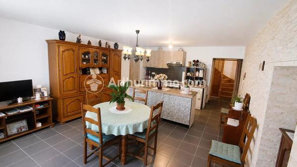Vente                                                      Maison de ville
                        
                     4 pièces                      111 m2                     à Ribérac