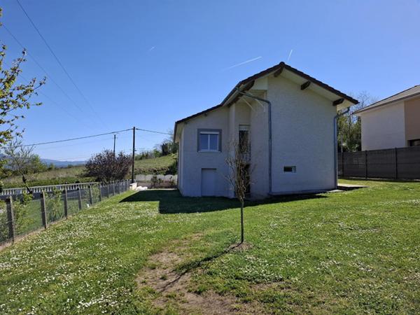 Proximité village Maison avec sous-sol complet sur 824 m² de terrain