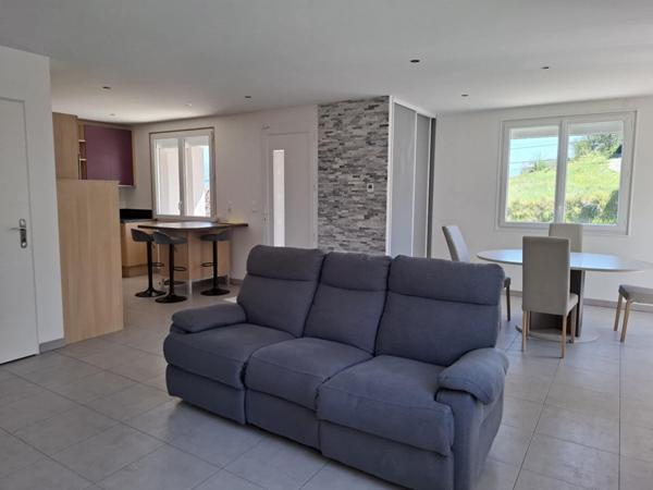 Proximité village Maison avec sous-sol complet sur 824 m² de terrain