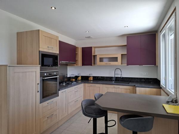 Proximité village Maison avec sous-sol complet sur 824 m² de terrain