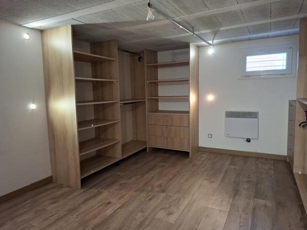 Proximité village Maison avec sous-sol complet sur 824 m² de terrain