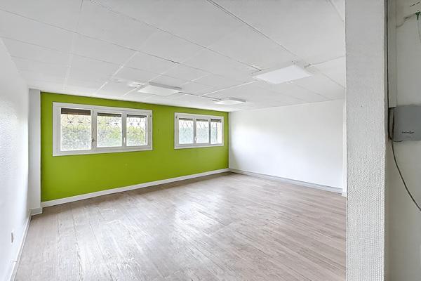 Local d'activité 4 pièces 80 m2