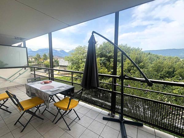 Appartement lumineux de 2 pièces avec terrasse et garage