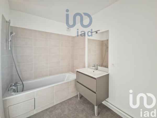 Appartement 3 pièces de 66 m² à Clichy-sous-Bois (93390)