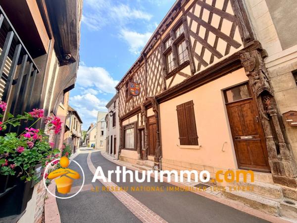 Vente                                                      Maison de village
                        
                     3 pièces                      89 m2                     à Aubigny-sur-Nère