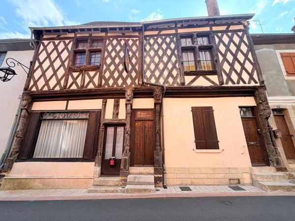 Vente                                                      Maison de village
                        
                     3 pièces                      89 m2                     à Aubigny-sur-Nère