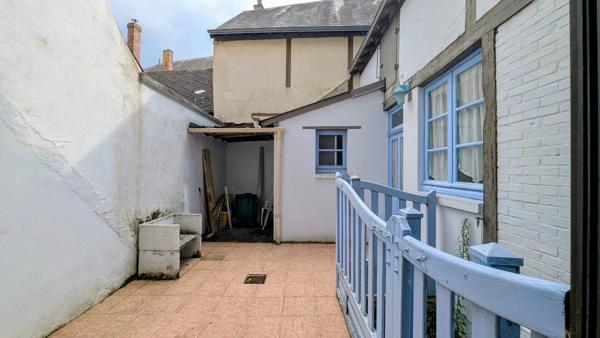 Vente                                                      Maison de village
                        
                     3 pièces                      89 m2                     à Aubigny-sur-Nère