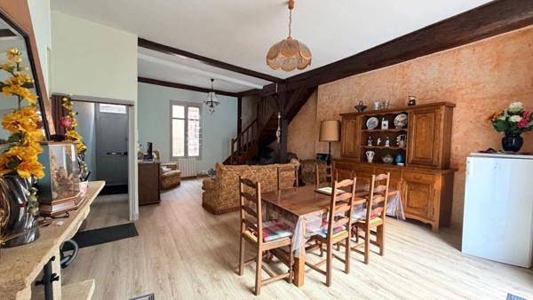 Vente                                                      Maison de village
                        
                     3 pièces                      89 m2                     à Aubigny-sur-Nère